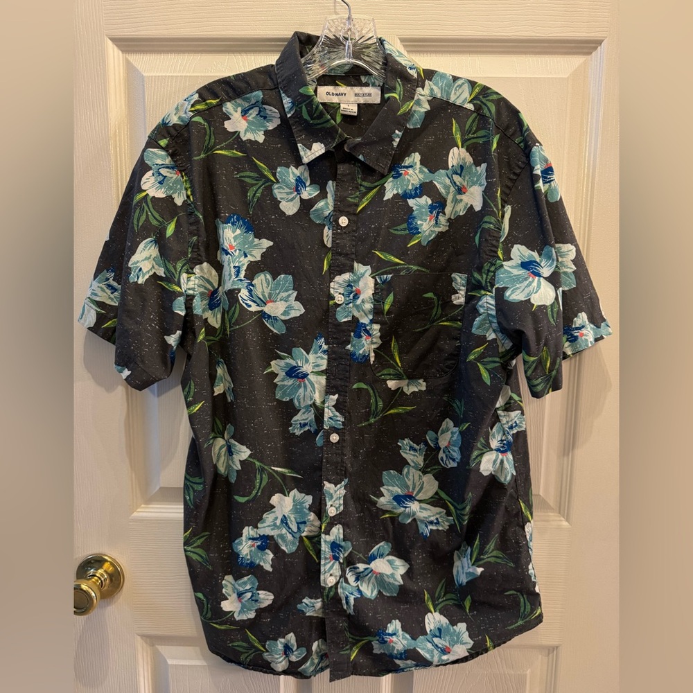 Old Navy Men's Hawaiian Gray Shirt